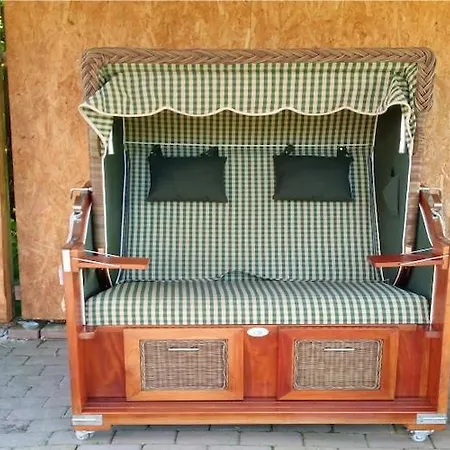 Vacation Home, Σπίτι διακοπών *